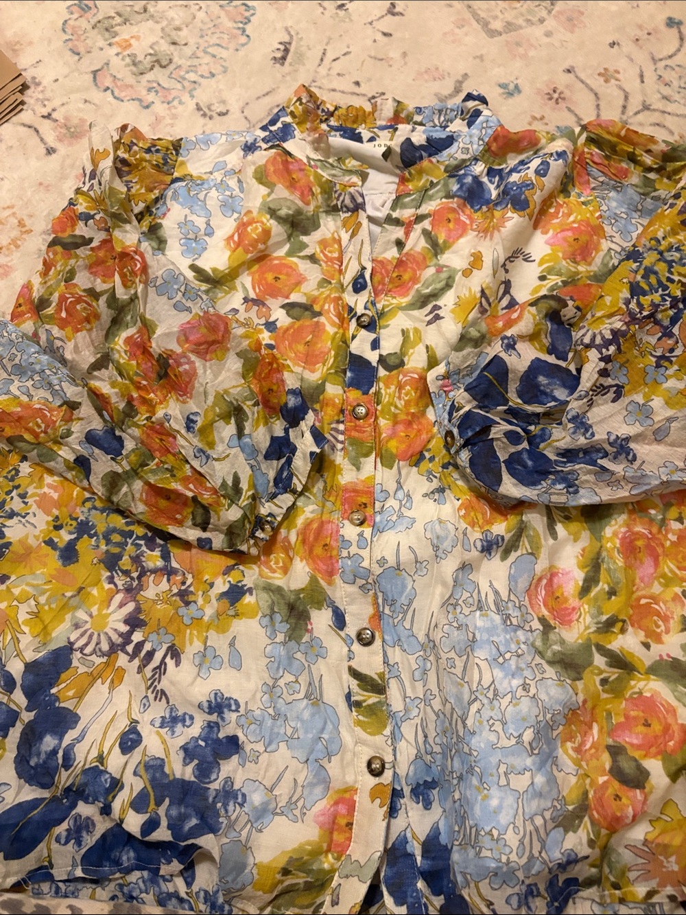 Jodifl. watercolor floral print button-down blouse. Size Large.